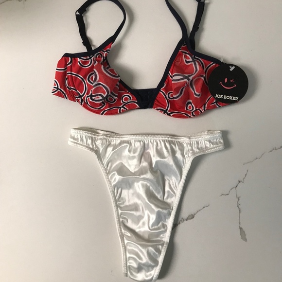 Joe Boxer Bra 36 A and Victoria’s Secret S Thong 2 Piece Set - Picture 1 of 4